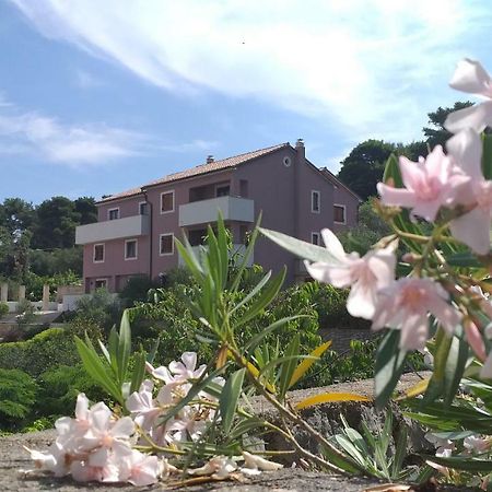 Amaryllis Residence, Apartment Diana & Deluxe Rooms With Shared Kitchen Veli Lošinj Екстериор снимка