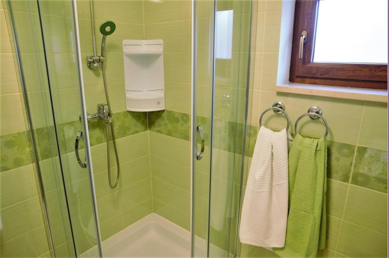 Amaryllis Residence, Apartment Diana & Deluxe Rooms With Shared Kitchen Veli Lošinj Екстериор снимка