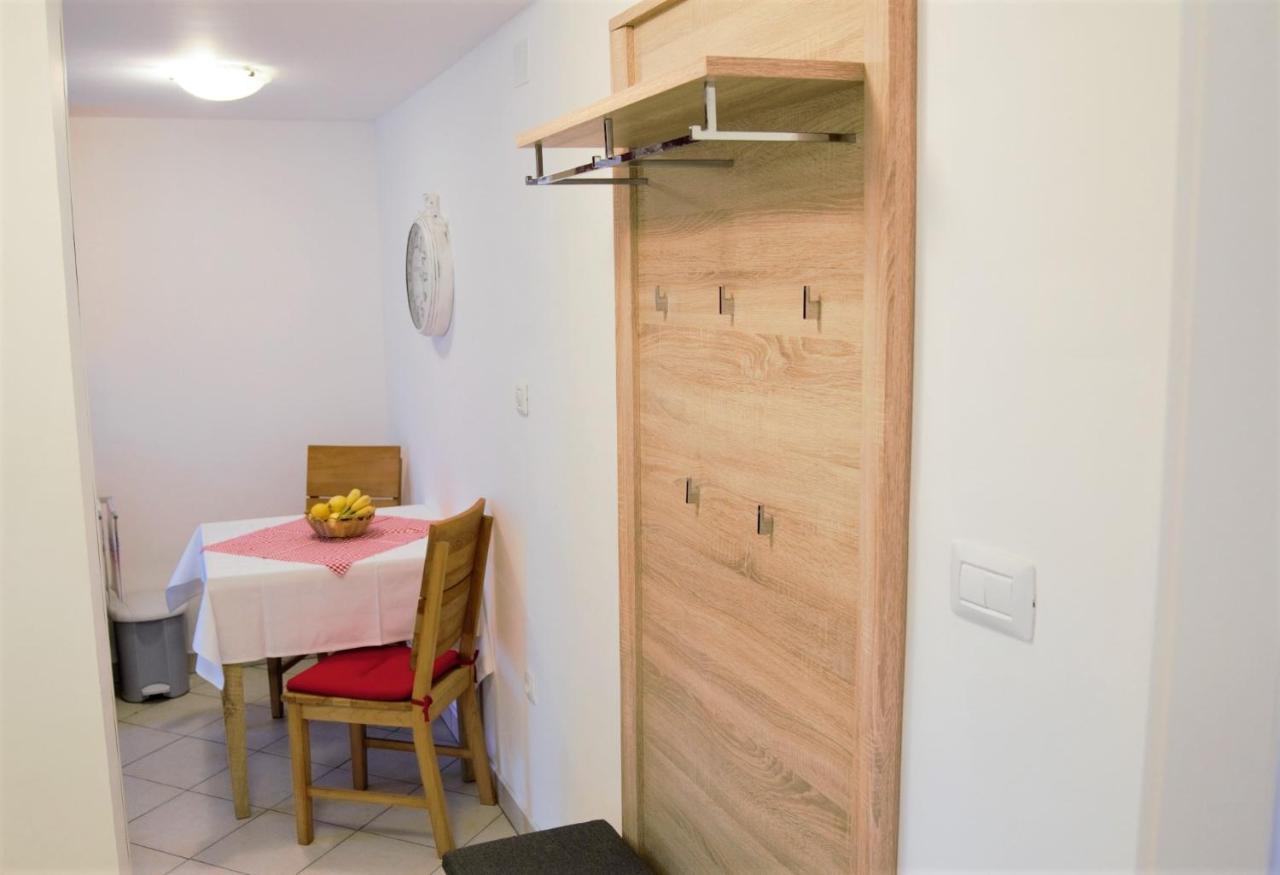 Amaryllis Residence, Apartment Diana & Deluxe Rooms With Shared Kitchen Veli Lošinj Екстериор снимка