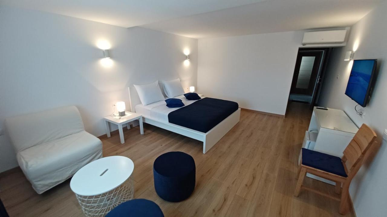Amaryllis Residence, Apartment Diana & Deluxe Rooms With Shared Kitchen Veli Lošinj Екстериор снимка