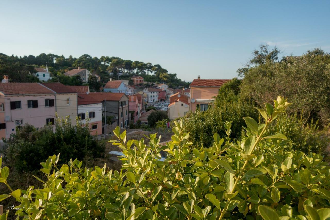 Amaryllis Residence, Apartment Diana & Deluxe Rooms With Shared Kitchen Veli Lošinj Екстериор снимка